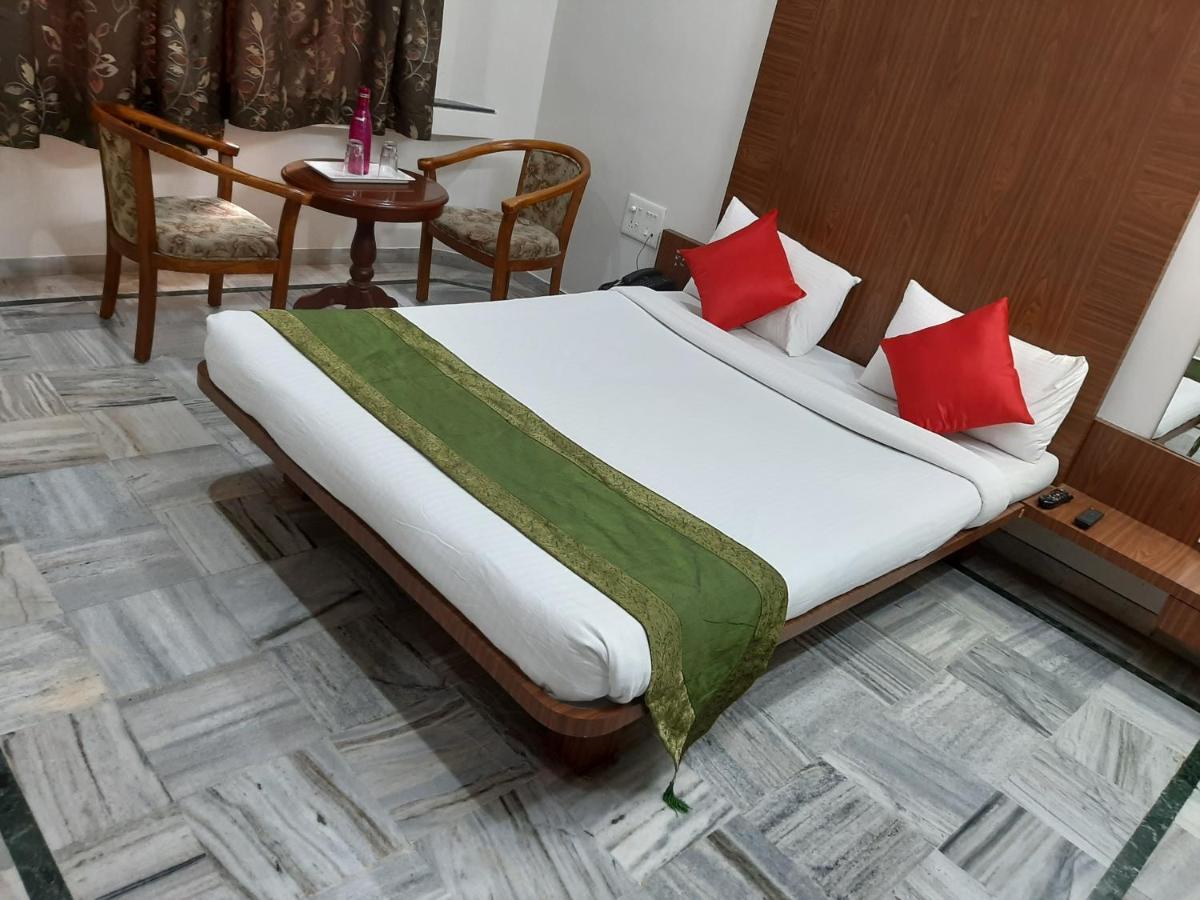 City Palace Hotel होटल सिटी पैलेस Nashik Εξωτερικό φωτογραφία