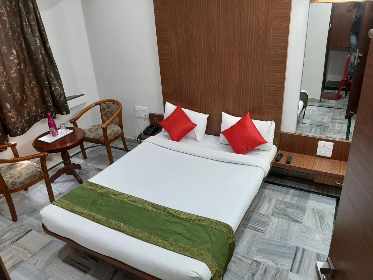 City Palace Hotel होटल सिटी पैलेस Nashik Εξωτερικό φωτογραφία