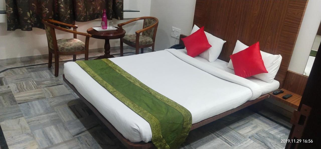 City Palace Hotel होटल सिटी पैलेस Nashik Εξωτερικό φωτογραφία