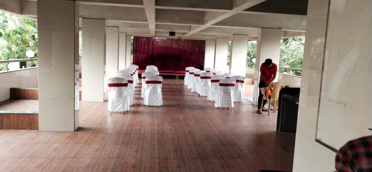 City Palace Hotel होटल सिटी पैलेस Nashik Εξωτερικό φωτογραφία