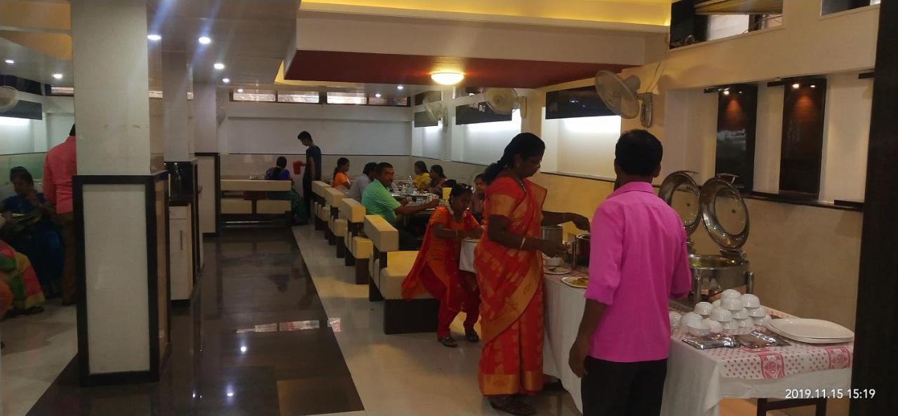 City Palace Hotel होटल सिटी पैलेस Nashik Εξωτερικό φωτογραφία