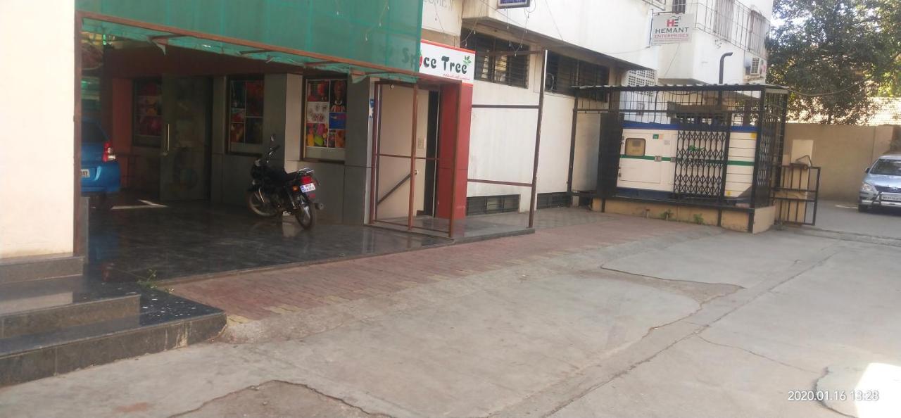 City Palace Hotel होटल सिटी पैलेस Nashik Εξωτερικό φωτογραφία
