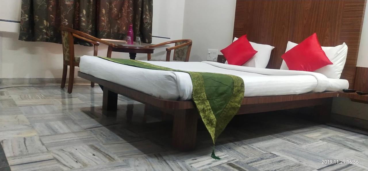 City Palace Hotel होटल सिटी पैलेस Nashik Εξωτερικό φωτογραφία