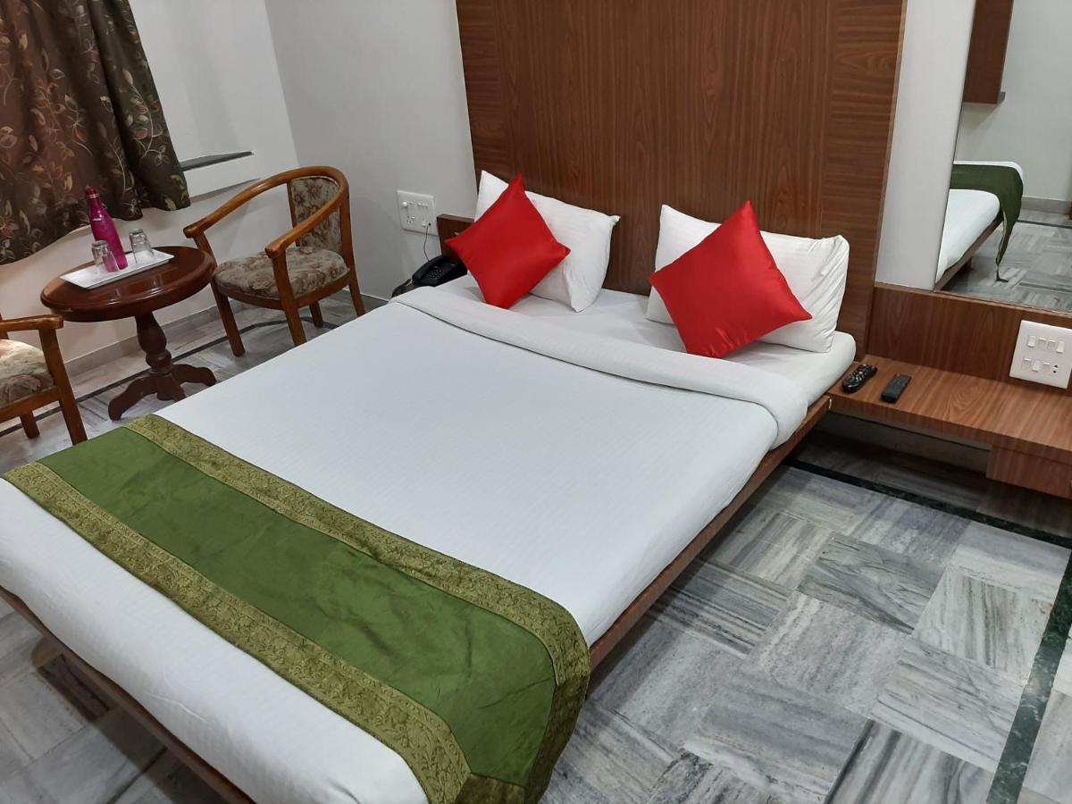 City Palace Hotel होटल सिटी पैलेस Nashik Εξωτερικό φωτογραφία