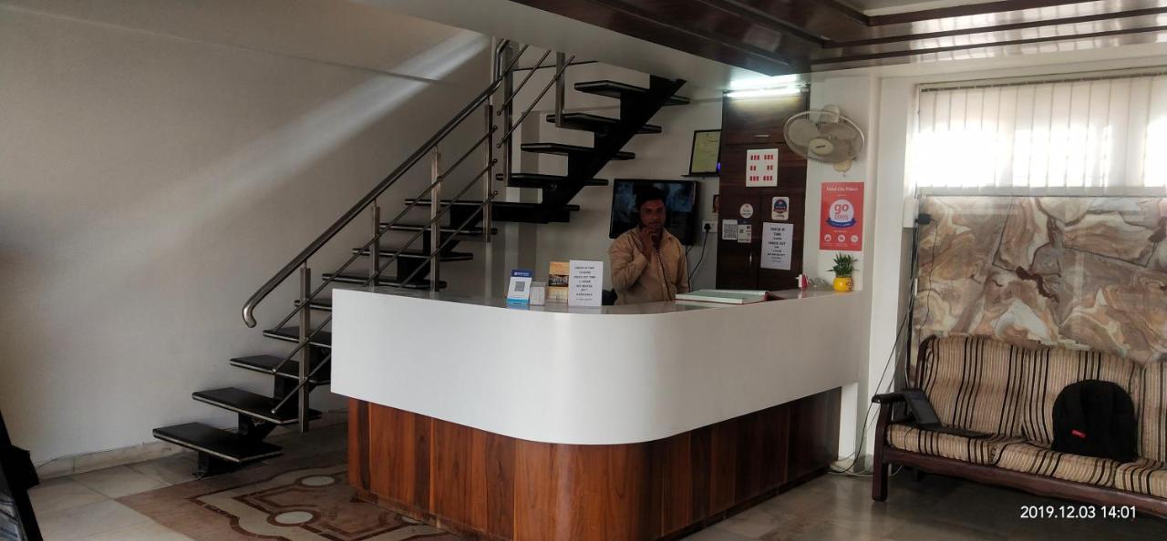 City Palace Hotel होटल सिटी पैलेस Nashik Εξωτερικό φωτογραφία